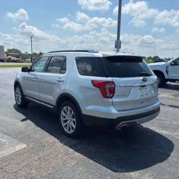 More photos of 2016 Ford Explorer Limited at 101 Motors, NJ