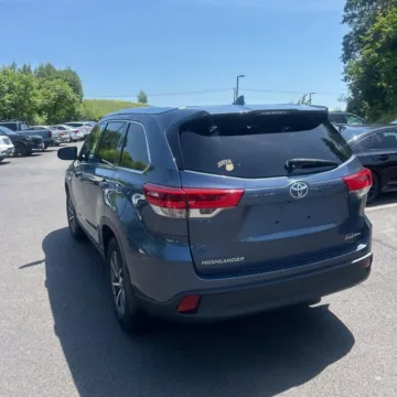 More photos of 2017 Toyota Highlander XLE at 101 Motors, NJ