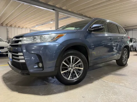 Photos of 2017 Toyota Highlander XLE for sale in Carlstadt, NJ at 101 Motors