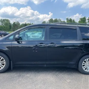 More photos of 2016 Toyota Sienna XLE 8 Passenger at 101 Motors, NJ
