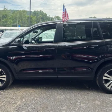 More photos of 2016 Honda Pilot EX-L at 101 Motors, NJ