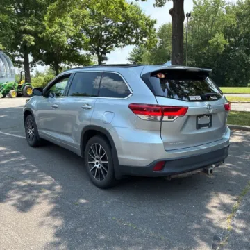 More photos of 2017 Toyota Highlander SE at 101 Motors, NJ