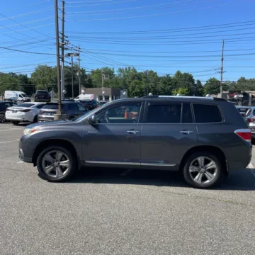 Another view of 2012 Toyota Highlander Limited V6 for sale in Carlstadt, NJ at 101 Motors