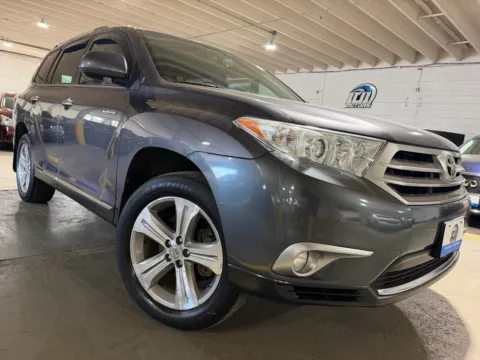 More photos of 2012 Toyota Highlander Limited V6 at 101 Motors, NJ
