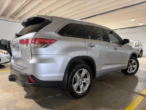 More photos of 2015 Toyota Highlander Limited V6 at 101 Motors, NJ