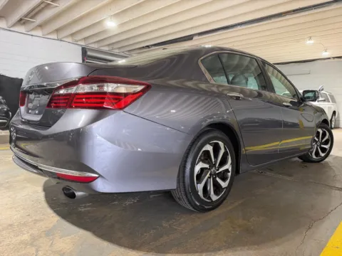 More photos of 2017 Honda Accord EX-L at 101 Motors, NJ