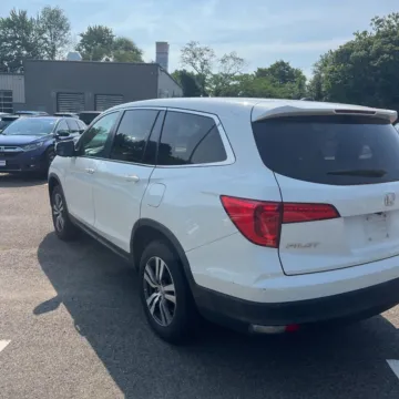 More photos of 2018 Honda Pilot EX-L at 101 Motors, NJ