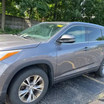 Photos of 2015 Toyota Highlander XLE V6 for sale in Carlstadt, NJ at 101 Motors