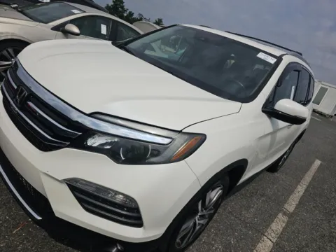 White 2018 Honda Pilot Touring for sale in Carlstadt, NJ