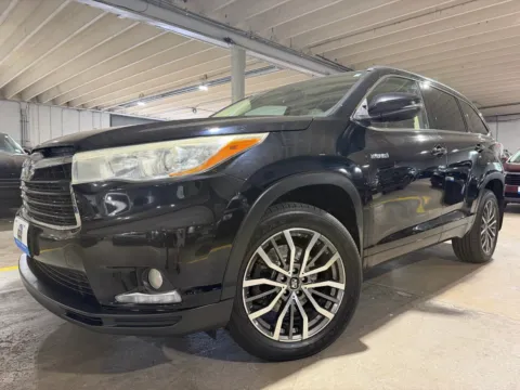 Photos of 2015 Toyota Highlander Hybrid Limited for sale in Carlstadt, NJ at 101 Motors