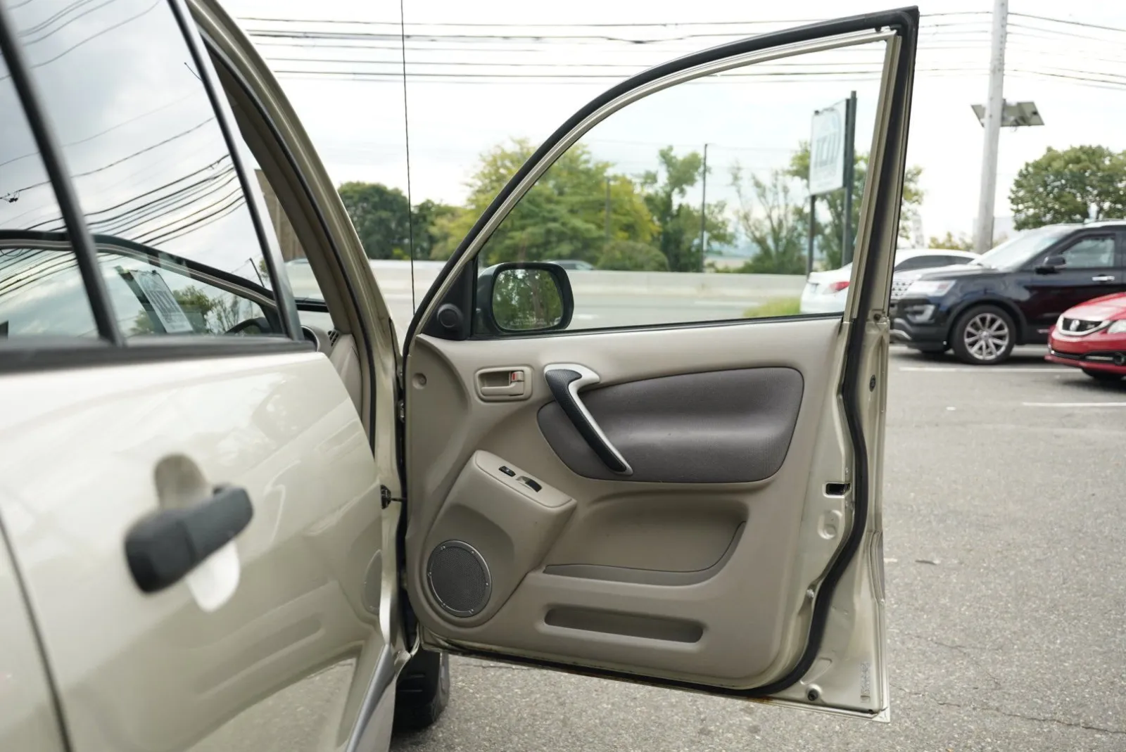 Toyota RAV4 photo 30