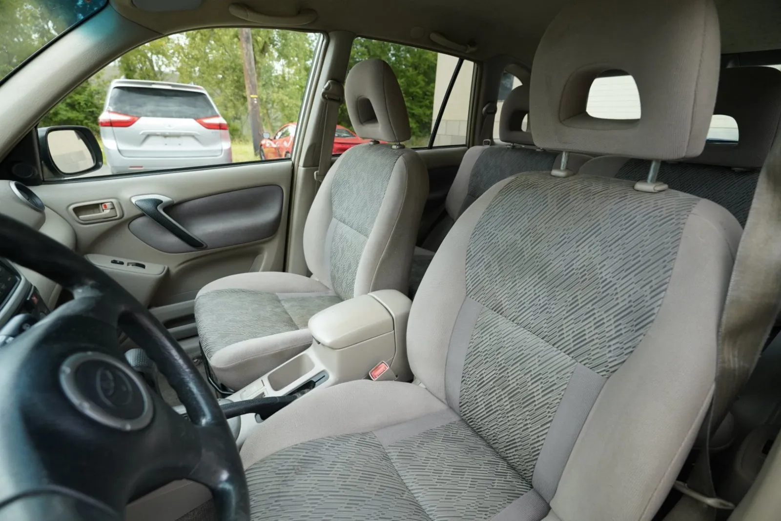 Toyota RAV4 photo 18