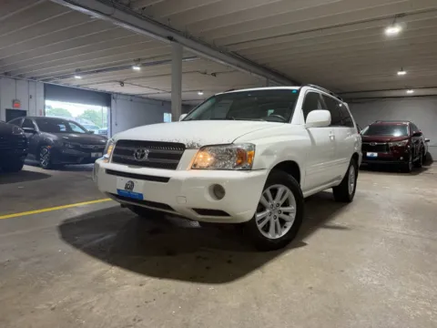 White 2006 Toyota Highlander Hybrid V6 for sale in Carlstadt, NJ