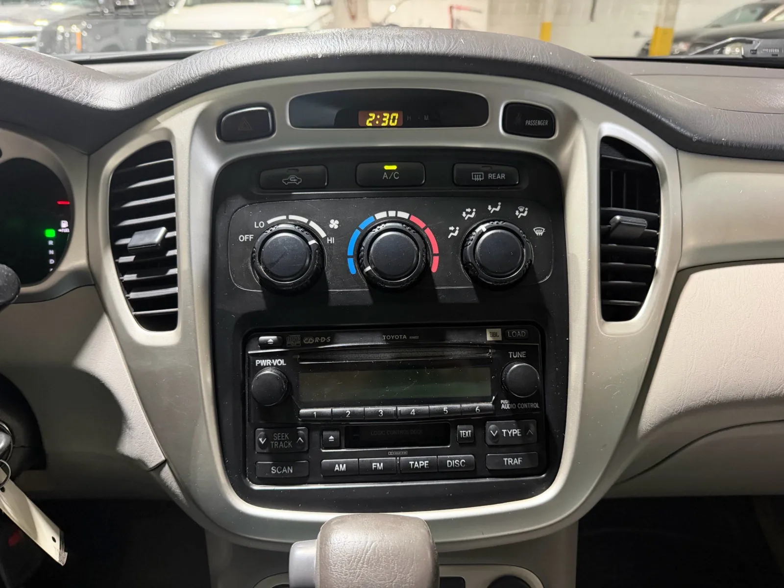 Toyota Highlander photo 18