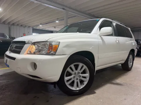 Photos of 2006 Toyota Highlander Hybrid V6 for sale in Carlstadt, NJ at 101 Motors