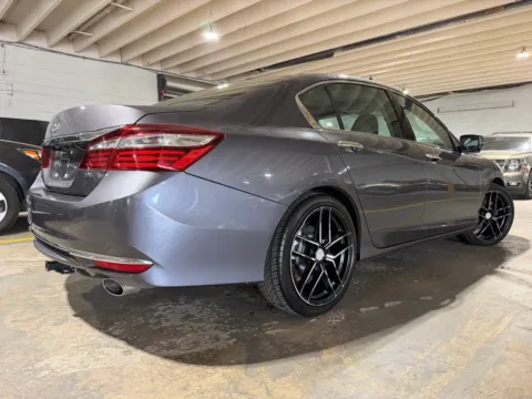 More photos of 2017 Honda Accord EX-L V6 at 101 Motors, NJ