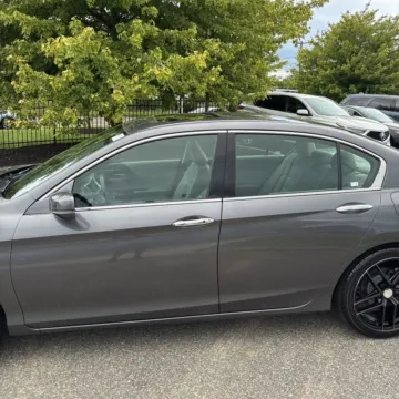 More photos of 2017 Honda Accord EX-L V6 at 101 Motors, NJ