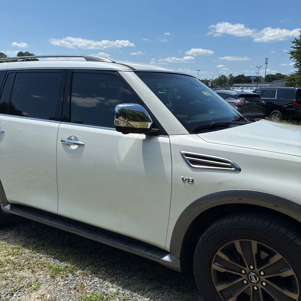 Nissan Armada photo 13
