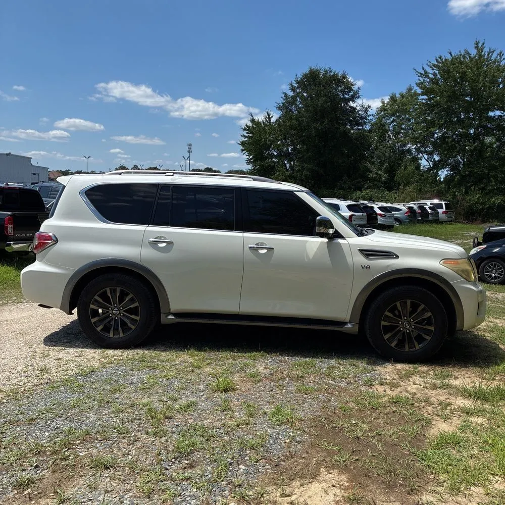 Nissan Armada photo 10