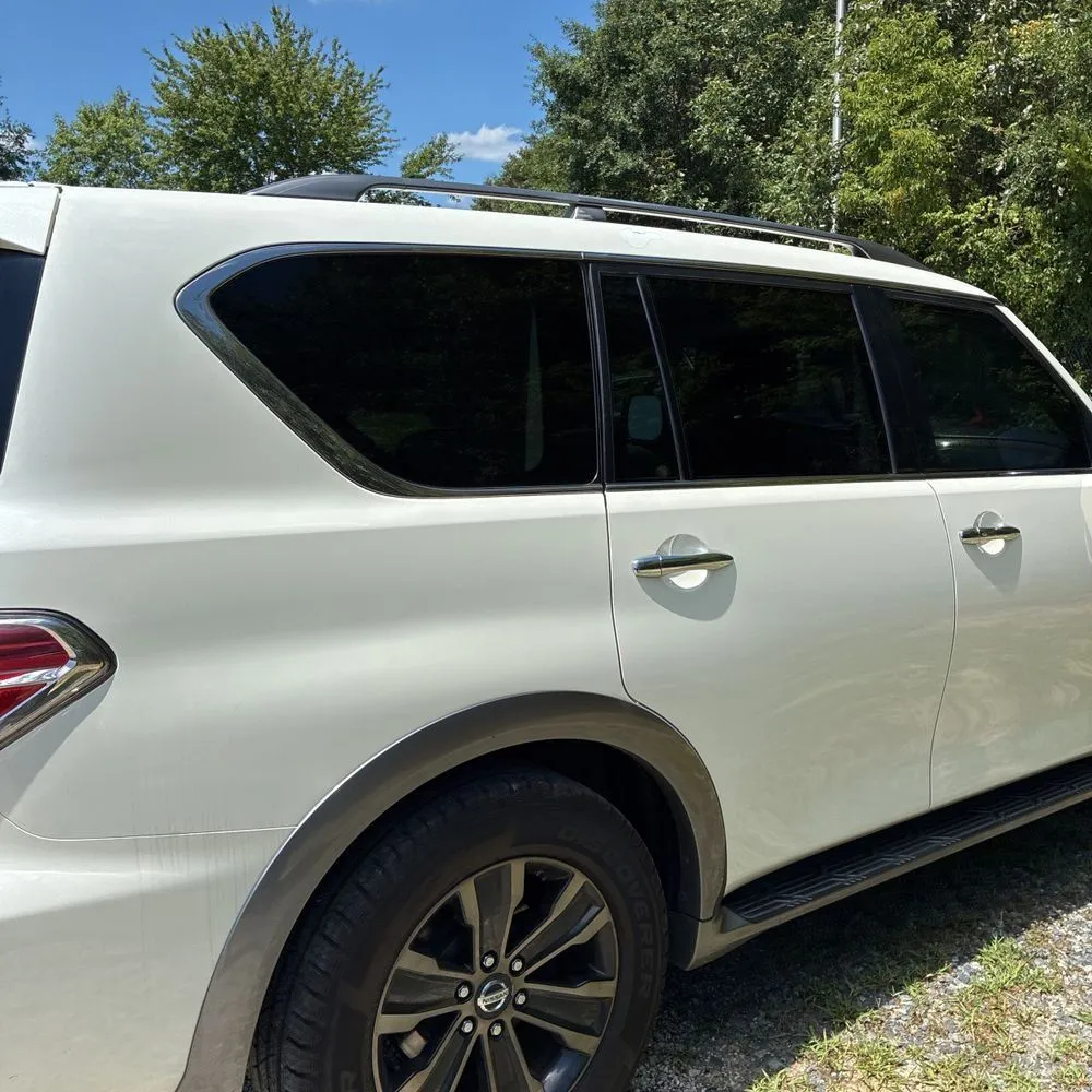 Nissan Armada photo 9