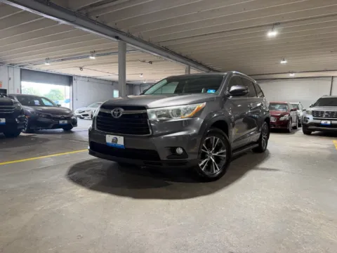 Gray 2016 Toyota Highlander XLE V6 for sale in Carlstadt, NJ