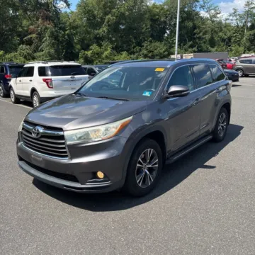 Gray 2016 Toyota Highlander XLE V6 for sale in Carlstadt, NJ