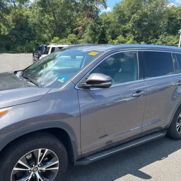 Photos of 2016 Toyota Highlander XLE V6 for sale in Carlstadt, NJ at 101 Motors