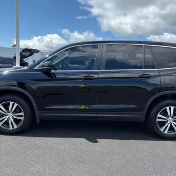 More photos of 2017 Honda Pilot EX-L at 101 Motors, NJ