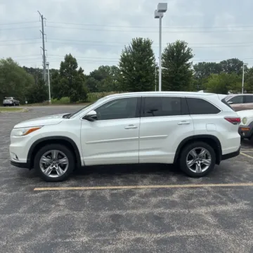 Another view of 2016 Toyota Highlander Limited V6 for sale in Carlstadt, NJ at 101 Motors