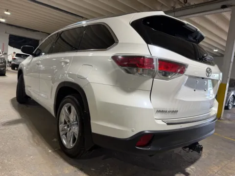 Another view of 2016 Toyota Highlander Limited V6 for sale in Carlstadt, NJ at 101 Motors