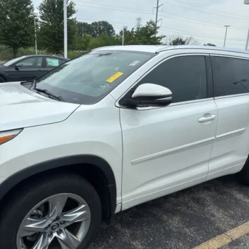 Photos of 2016 Toyota Highlander Limited V6 for sale in Carlstadt, NJ at 101 Motors