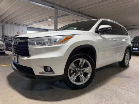 Photos of 2016 Toyota Highlander Limited V6 for sale in Carlstadt, NJ at 101 Motors