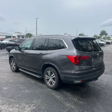 More photos of 2017 Honda Pilot EX-L at 101 Motors, NJ