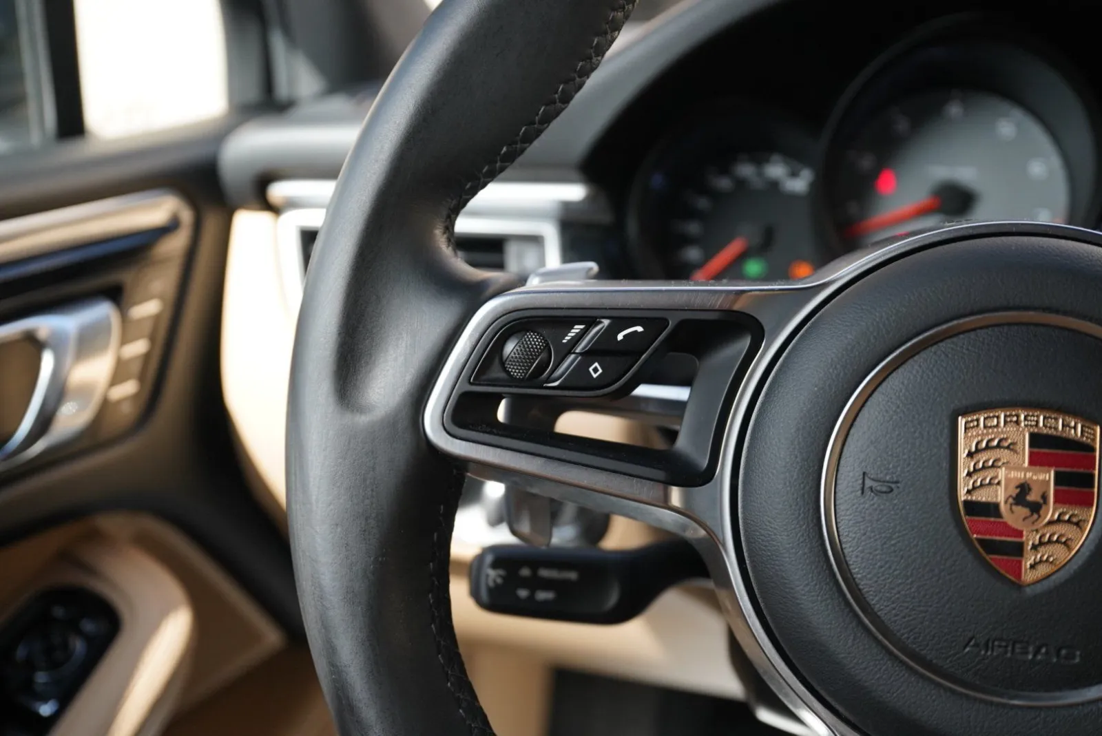 Porsche Macan photo 53