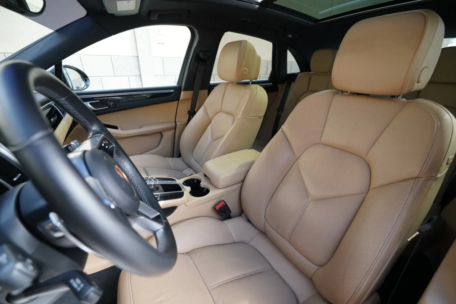 Porsche Macan photo 19