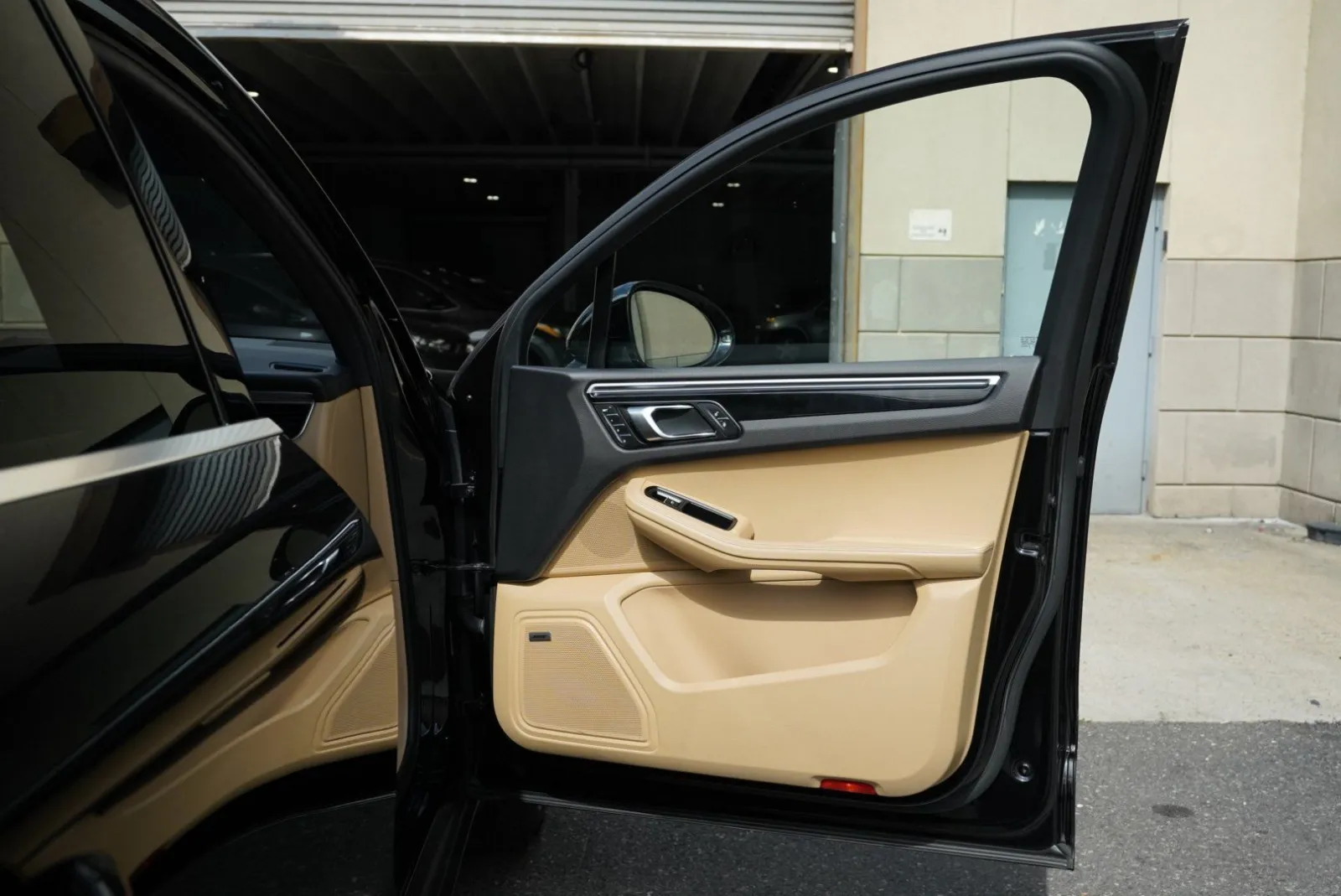 Porsche Macan photo 38