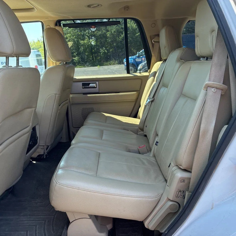 Ford Expedition photo 24