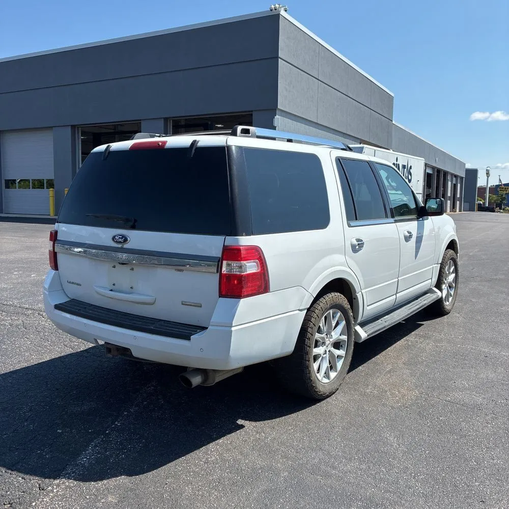 Ford Expedition photo 8