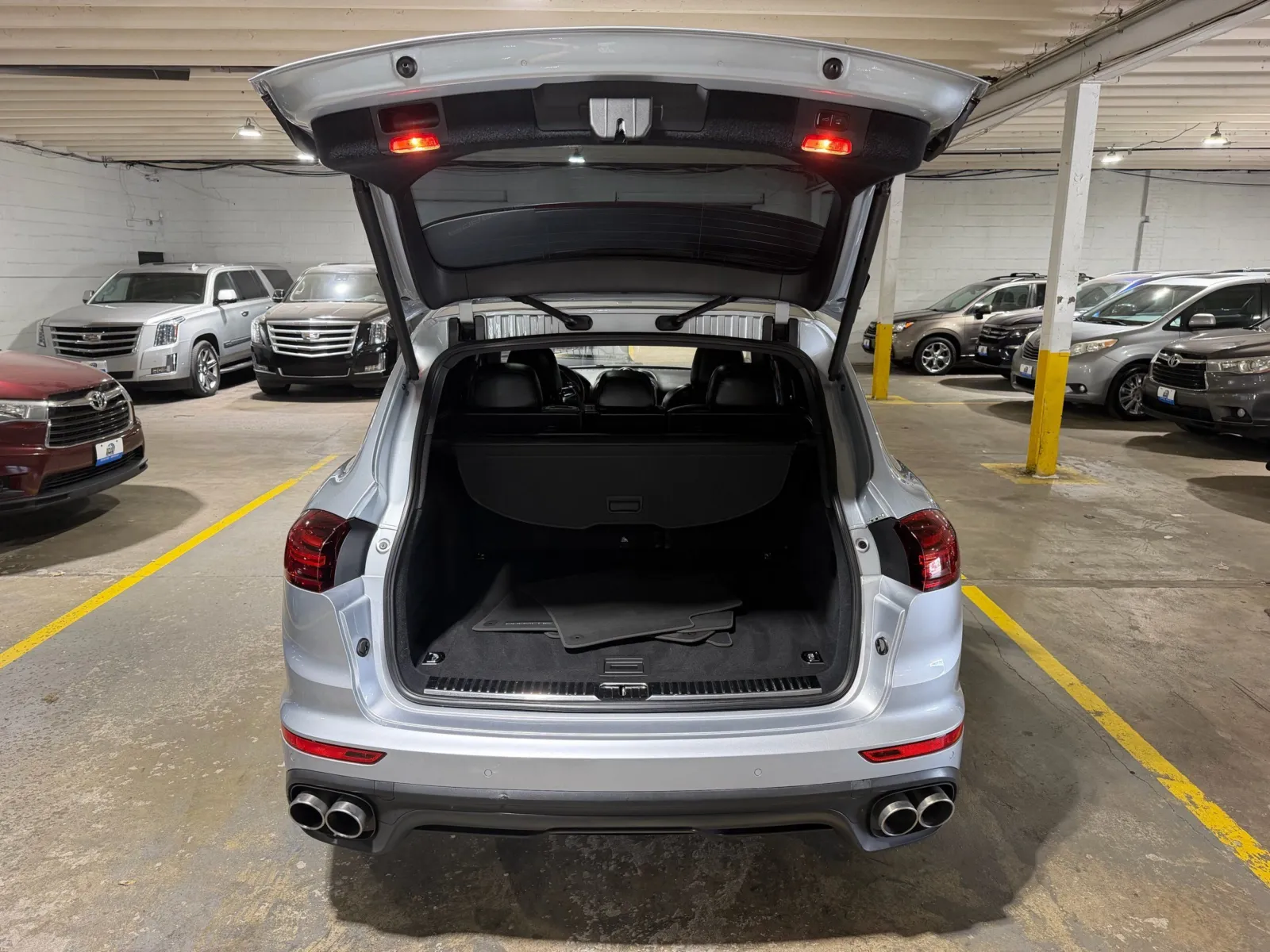 Porsche Cayenne photo 7