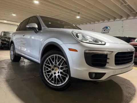 More photos of 2018 Porsche Cayenne S at 101 Motors, NJ