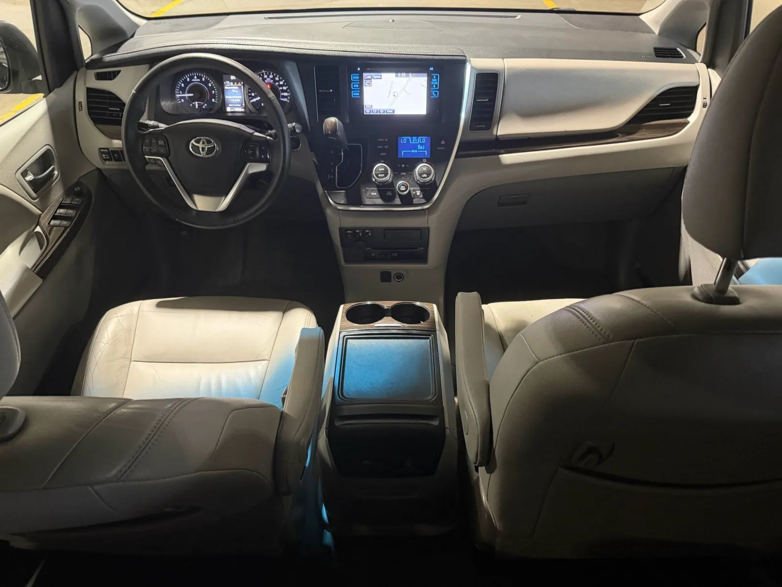 Toyota Sienna photo 10