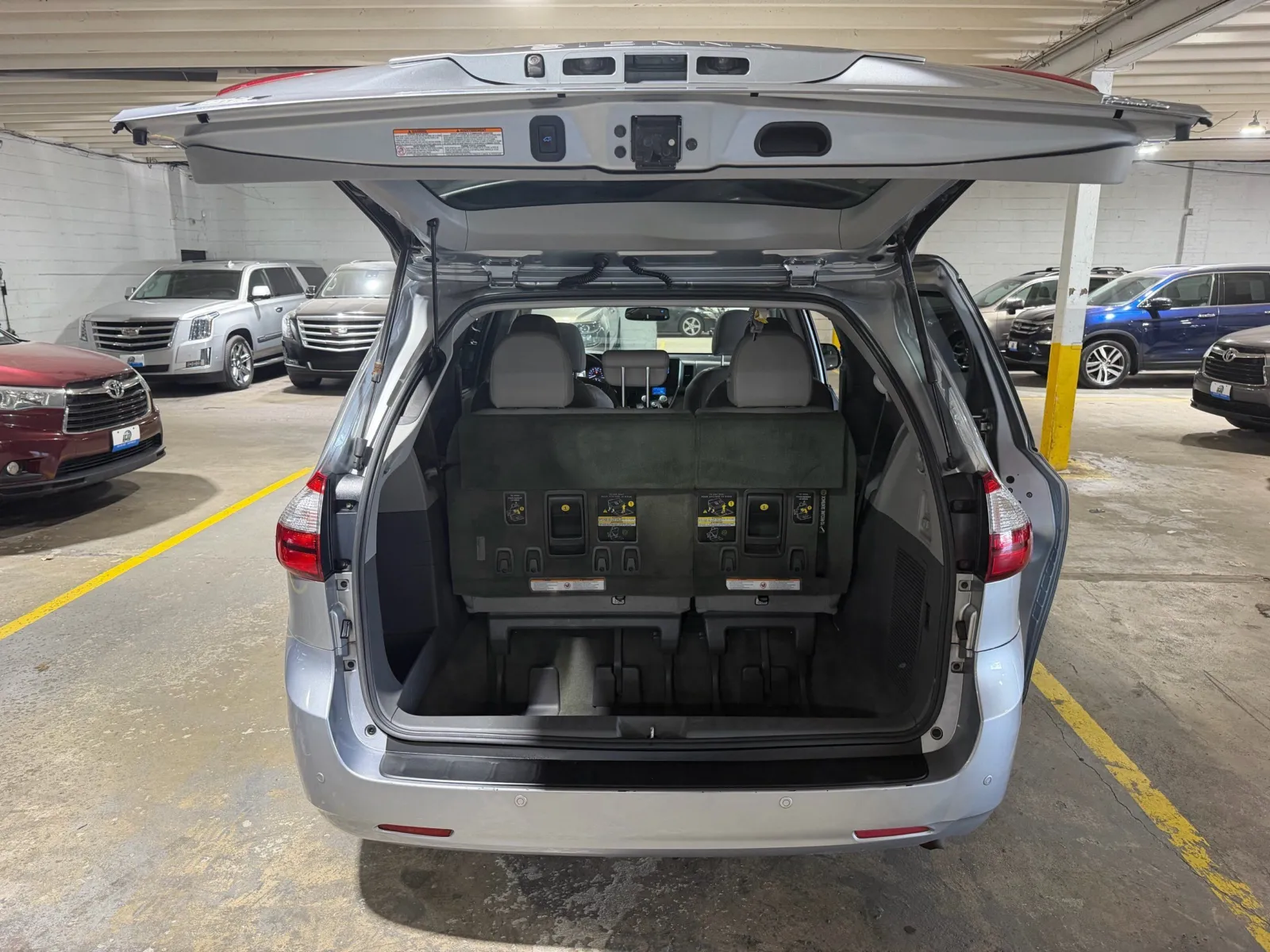Toyota Sienna photo 7