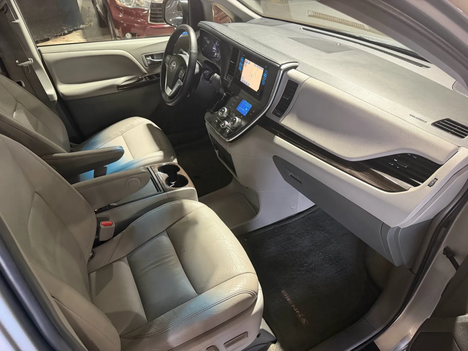Toyota Sienna photo 11