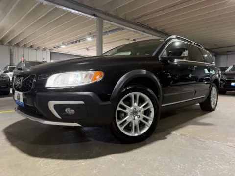 Photos of 2016 Volvo XC70 T5 Platinum for sale in Carlstadt, NJ at 101 Motors
