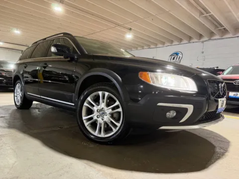 More photos of 2016 Volvo XC70 T5 Platinum at 101 Motors, NJ