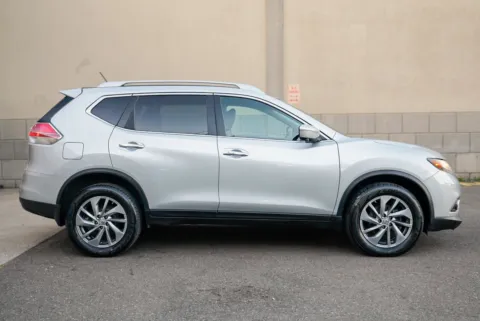More photos of 2014 Nissan Rogue SL at 101 Motors, NJ