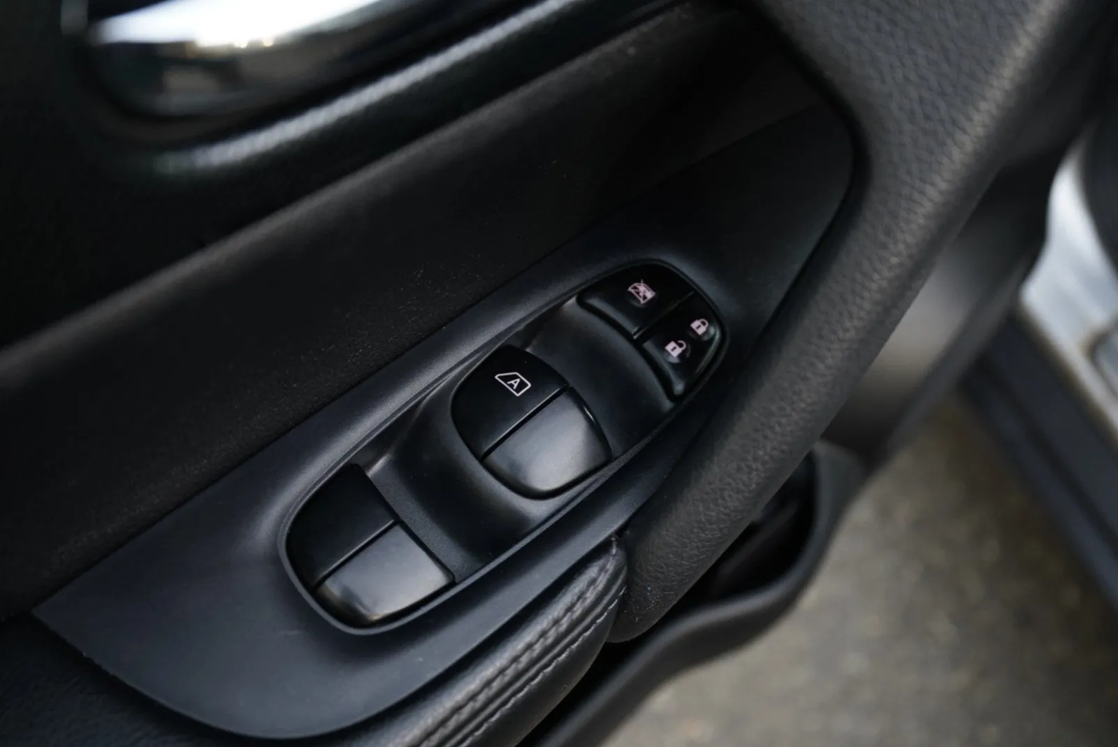 Nissan Rogue photo 16