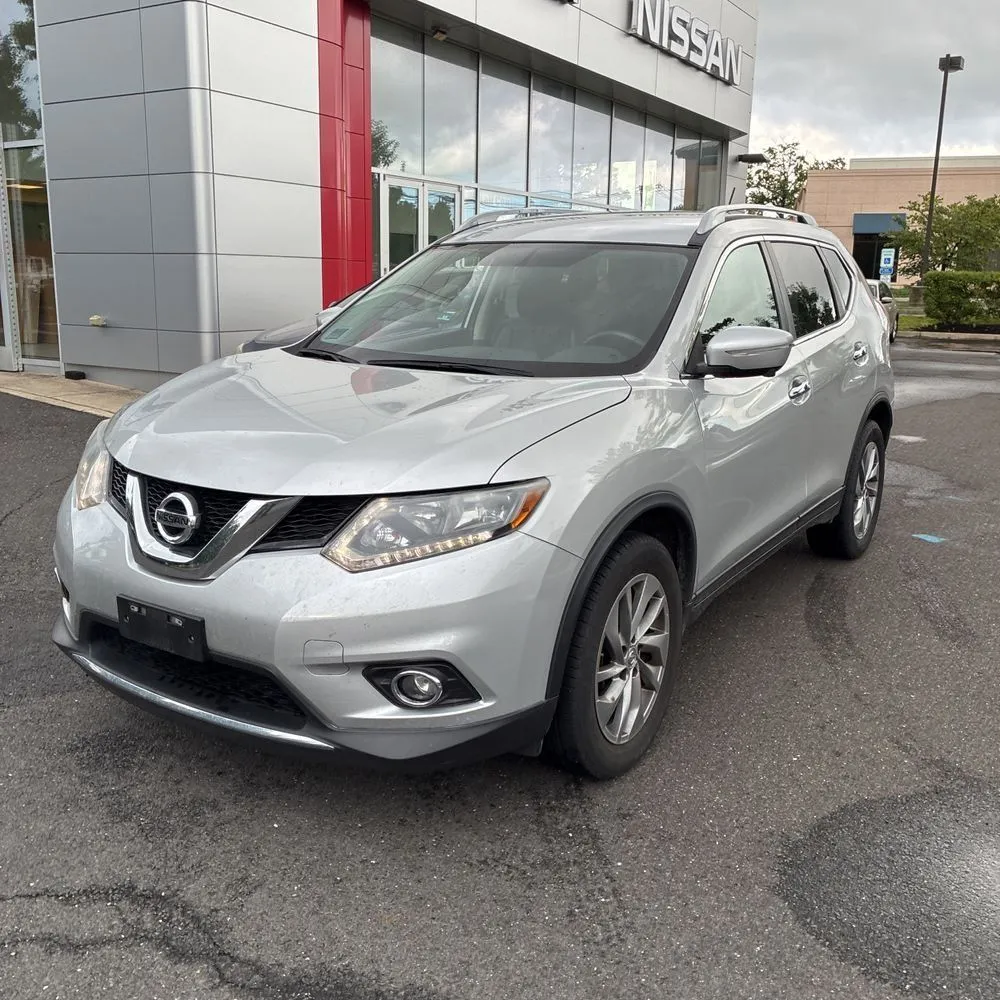 Silver 2014 Nissan Rogue SL for sale in Carlstadt, NJ