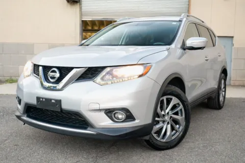Silver 2014 Nissan Rogue SL for sale in Carlstadt, NJ