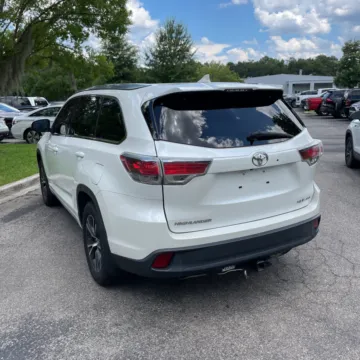 More photos of 2016 Toyota Highlander XLE V6 at 101 Motors, NJ